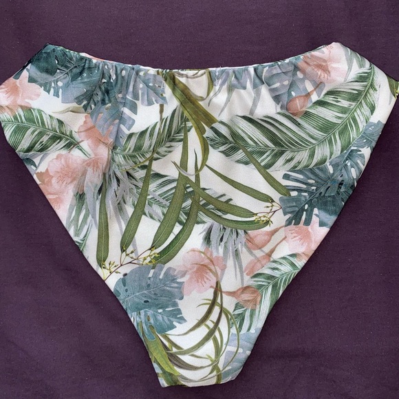 Pretty Little Thing Leafy Bikini Set - Picture 4 of 7